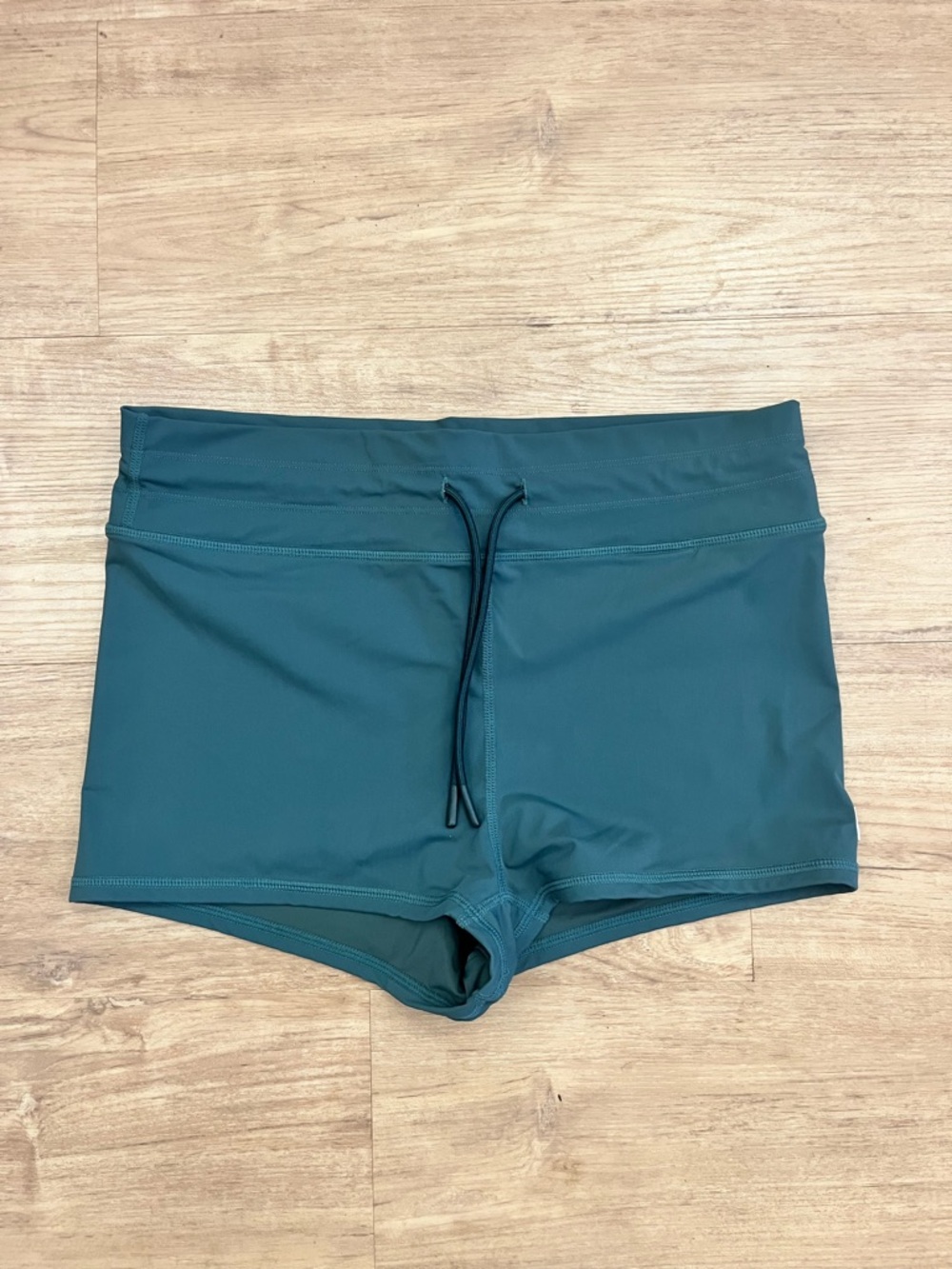 Vuori Dune Swim Shorty | Women’s Yoga Boy Shorts / Swim Bottoms - Medium